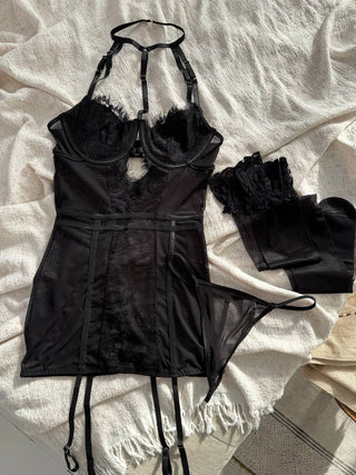 BLACK VALENTINA SET (ÇORAP DAHİL) - Scarlet Secret