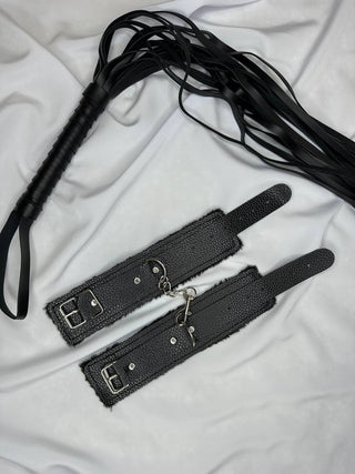 DESIRE ACCESSORY SET - Scarlet Secret