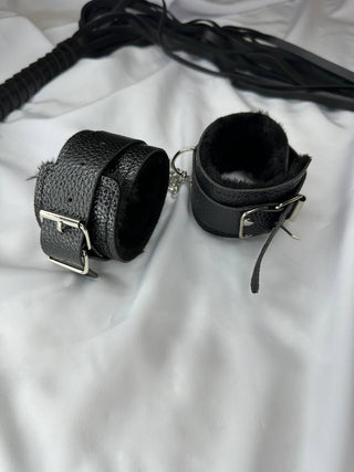 DESIRE ACCESSORY SET - Scarlet Secret