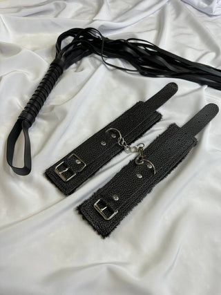 DESIRE ACCESSORY SET - Scarlet Secret