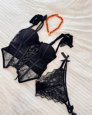 FORBIDDEN DESIRE NOIR - Scarlet Secret
