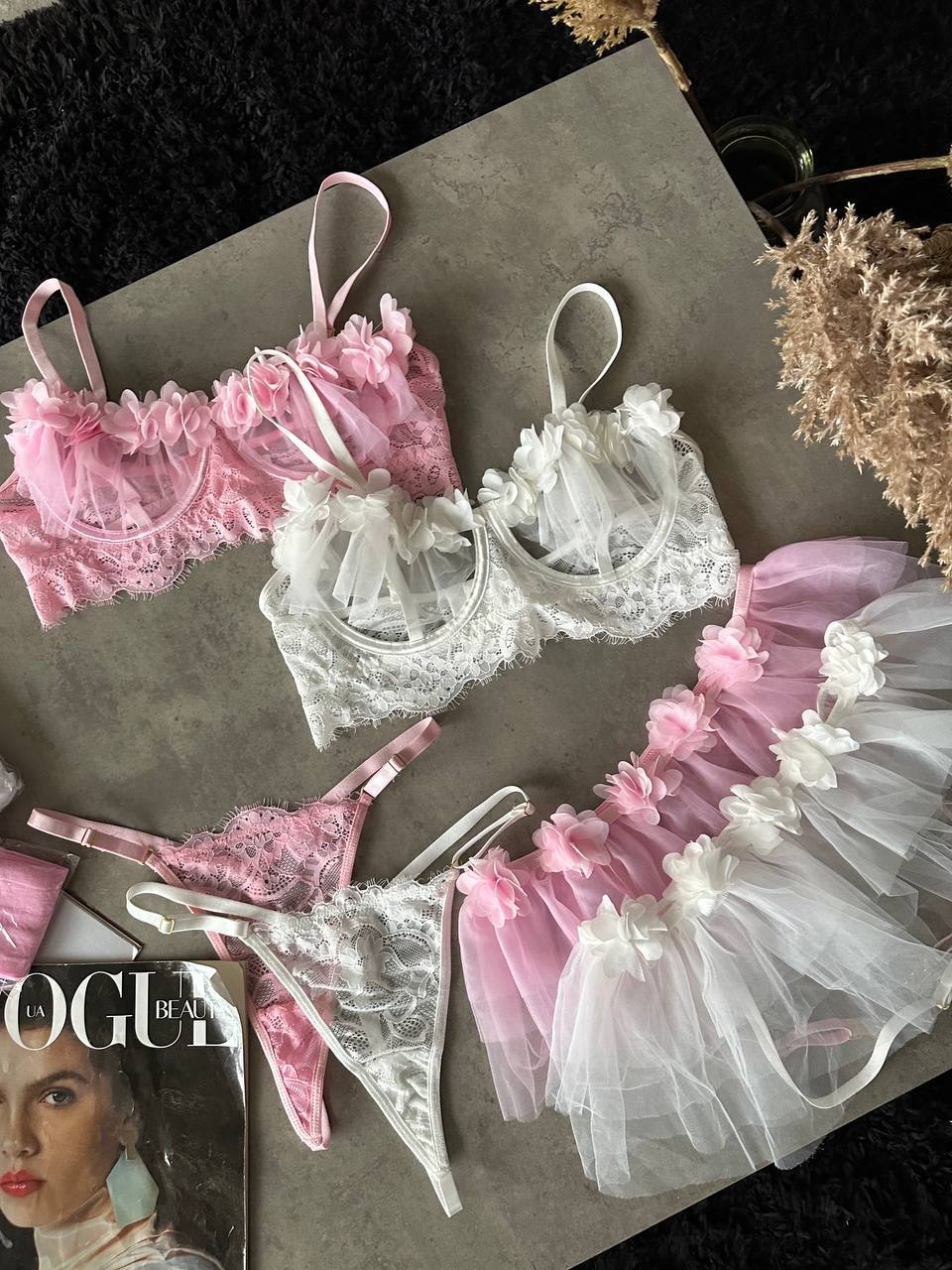 IVORY BLOSSOM JARTIYER TAKIM - Scarlet Secret