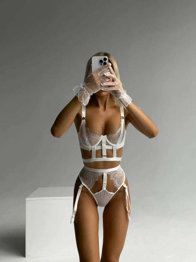 IVORY REIGN JARTIYER SET - Scarlet Secret