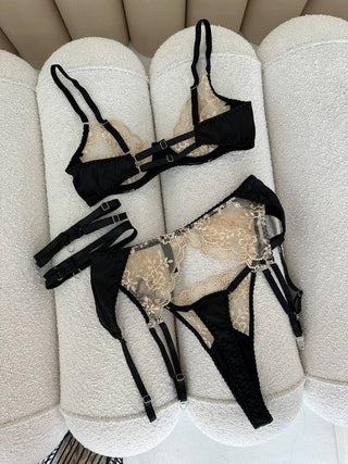 LUNAVÉLLE LACE JARTIYER SET - Scarlet Secret