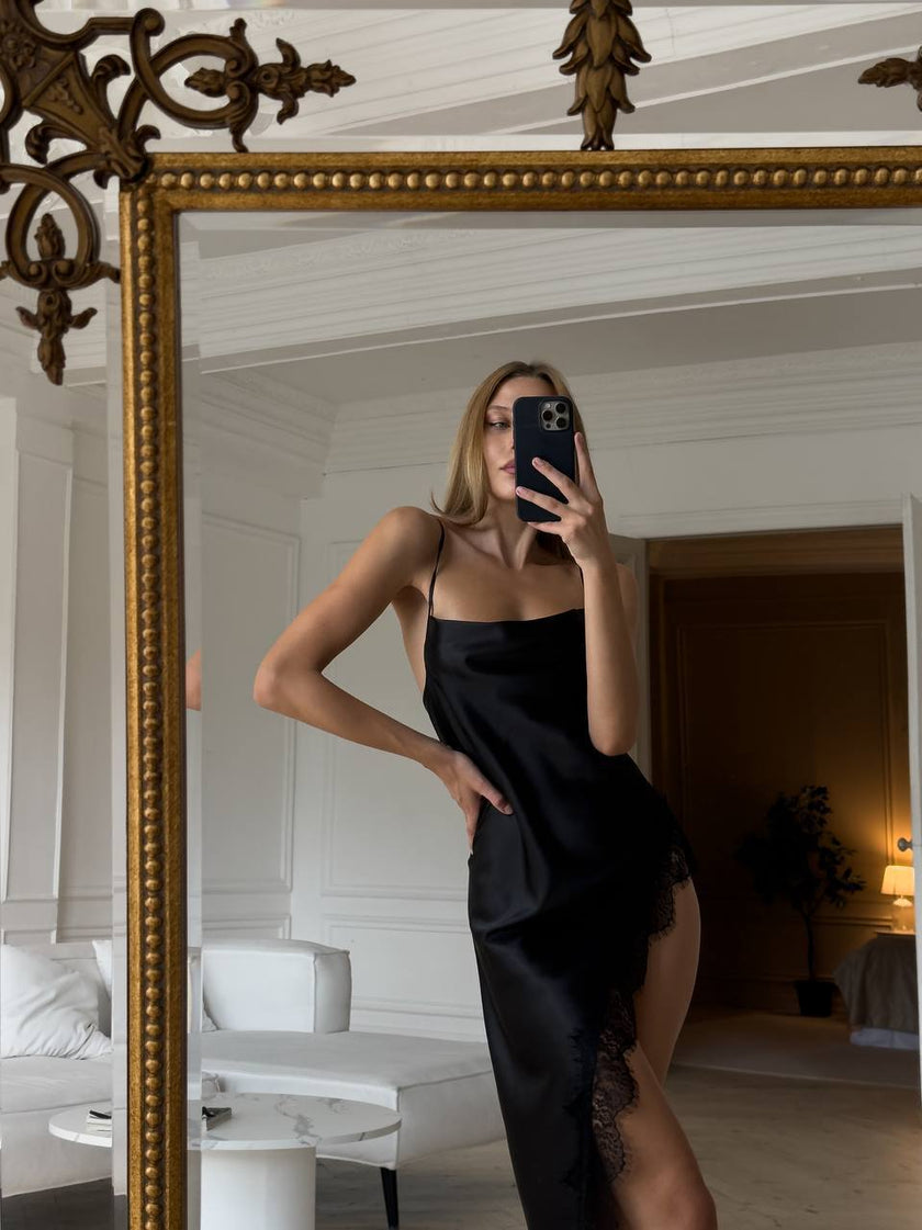 MIDNIGHT LONG GRACE - Scarlet Secret