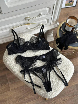 NERISSA NOIR JARTIYER SET - Scarlet Secret