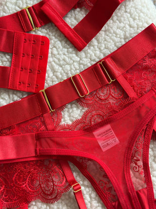 RED ROYALE JARTIYER SET - Scarlet Secret