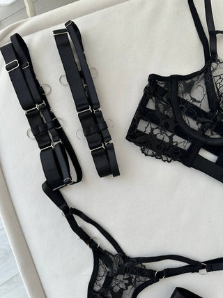 SELENE JARTIYER SET - Scarlet Secret