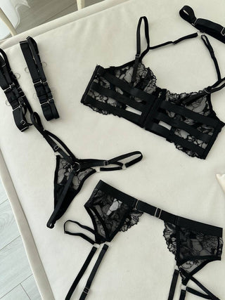 SELENE JARTIYER SET - Scarlet Secret