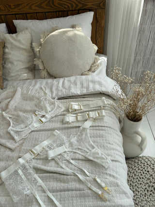WHITE ROYALE JARTIYER SET - Scarlet Secret